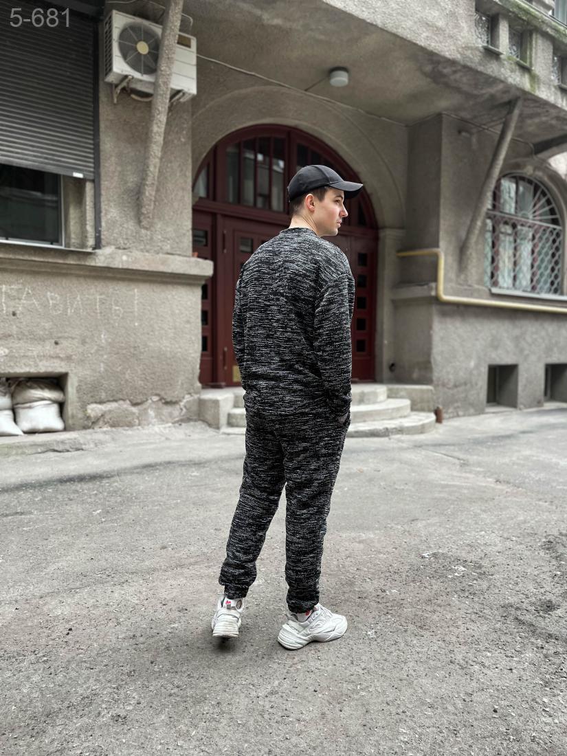 Чорний однотонний спортивний костюм двійка Чорний однотонний спортивний костюм двійка