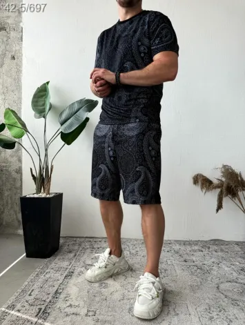 Чорний чоловічий літній стильний спортивний костюм з модним дизайном Чорний чоловічий літній стильний спортивний костюм з модним дизайном